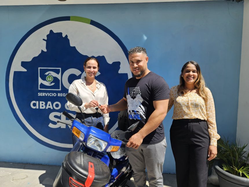 SRS Cibao Central fortalece mensajería con nuevas motocicletas